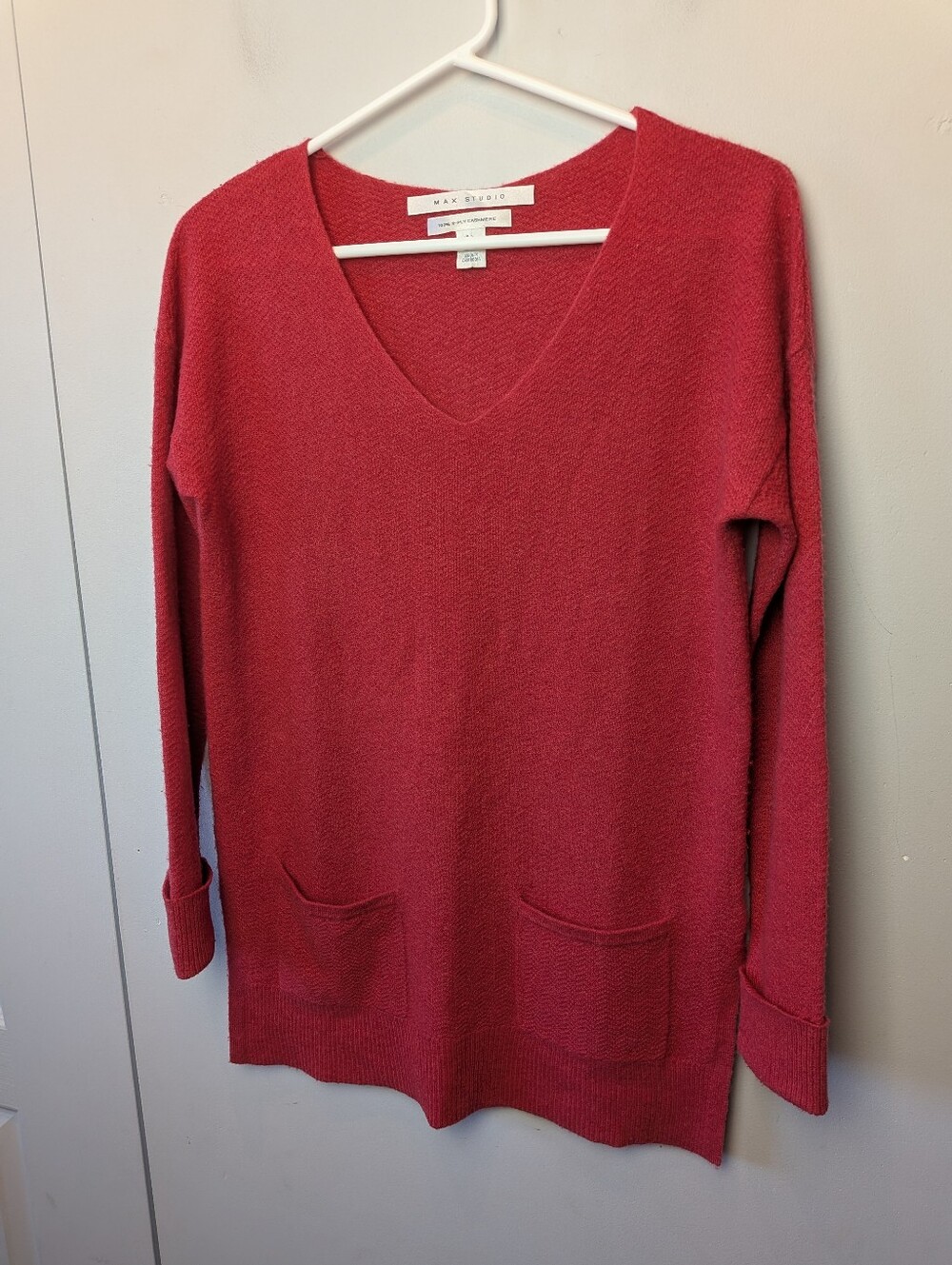 MAX STUDIO Women V Neck Sweater Size Small 100% 2-Ply Cashmere Pink Red Color